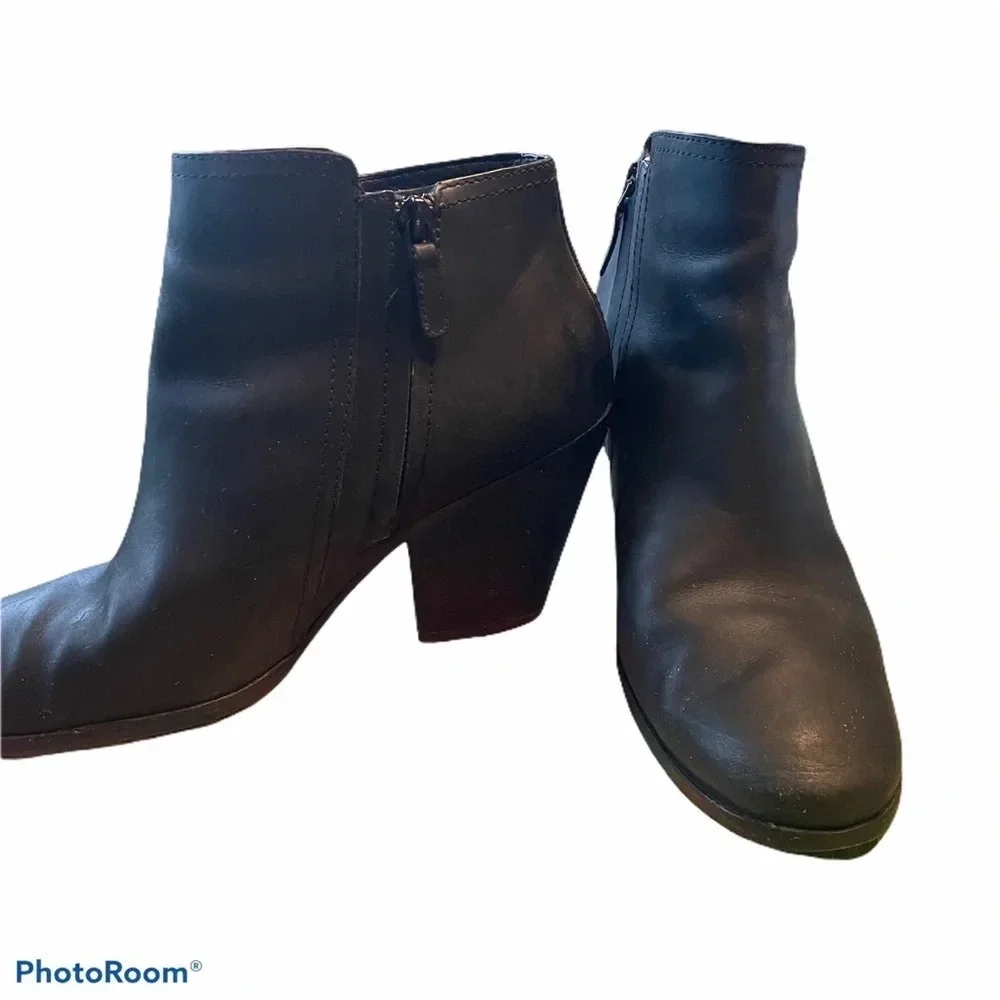 Cole Haan Oiled newbuck black leather Chesney ankle bootie 9.5